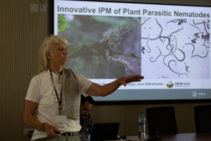 Solveig Haukeland presenting at the CROPSAFE IPM seminar